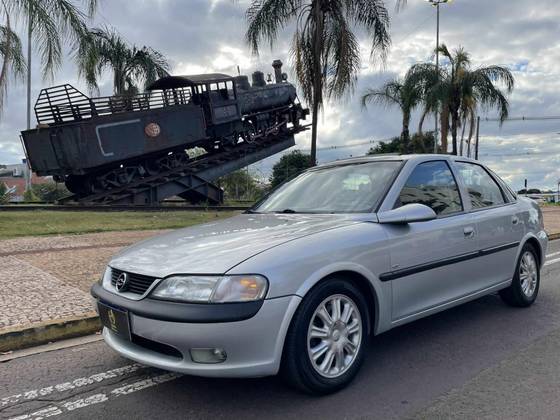 CHEVROLET VECTRA 2.2 MPFI CD 16V GASOLINA 4P MANUAL